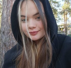 Аня